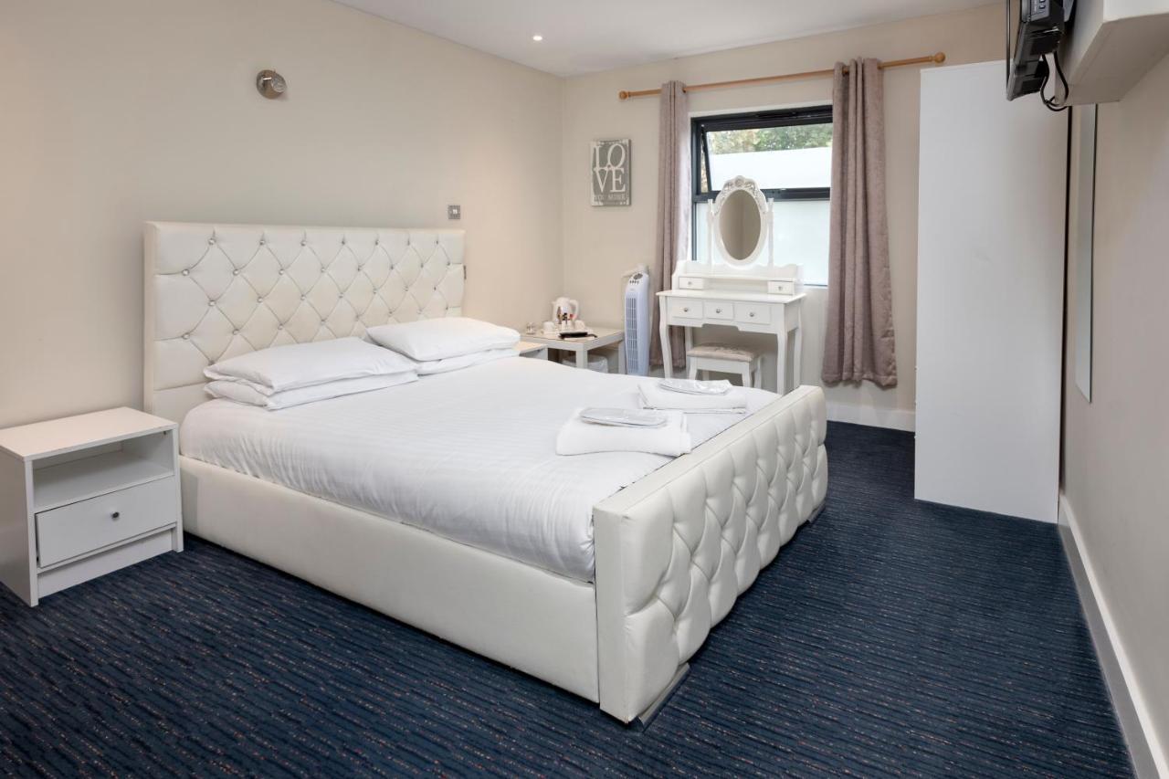 The R Inn Hotel Desborough Exteriér fotografie
